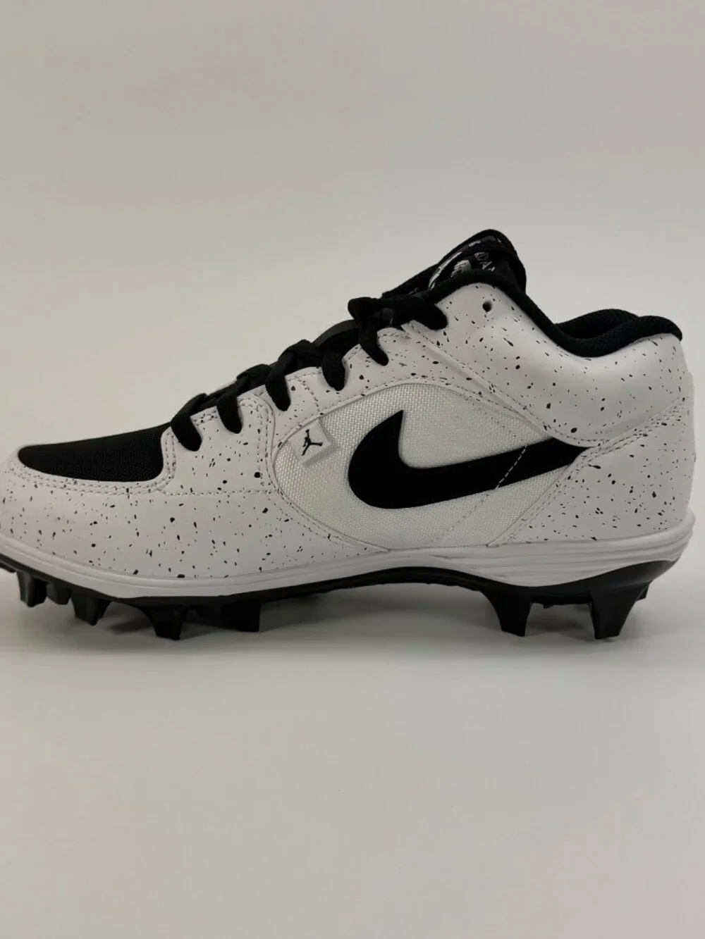 Jordan Stadium 90 Low TD 'White Black' HQ0210-100 Football Multi Size